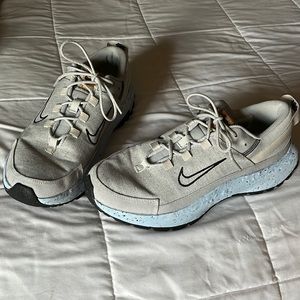 *Like New* Nike Trainers